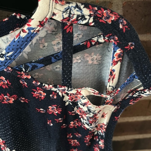 Women’s Maurice’s 24/7 Knot Front Top, Lattice shoulder, Medium, patriotic - Picture 3 of 6